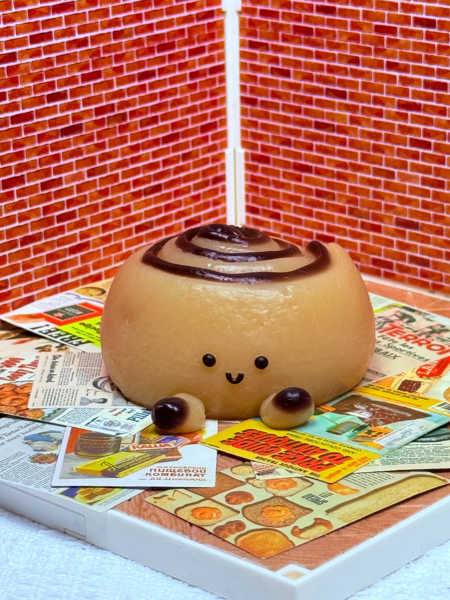 Cinnamon Roll Squsihy